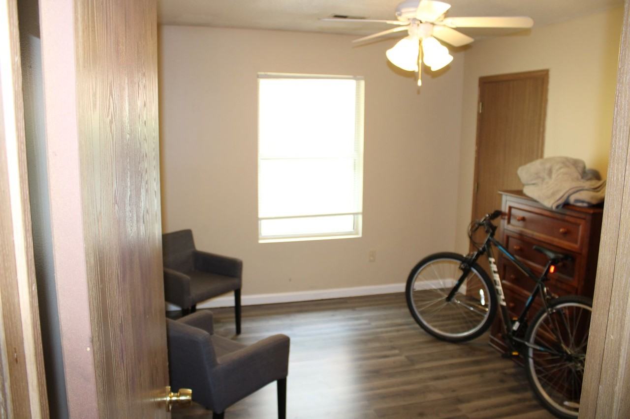 606 Vattier St - Photo 6 of 6