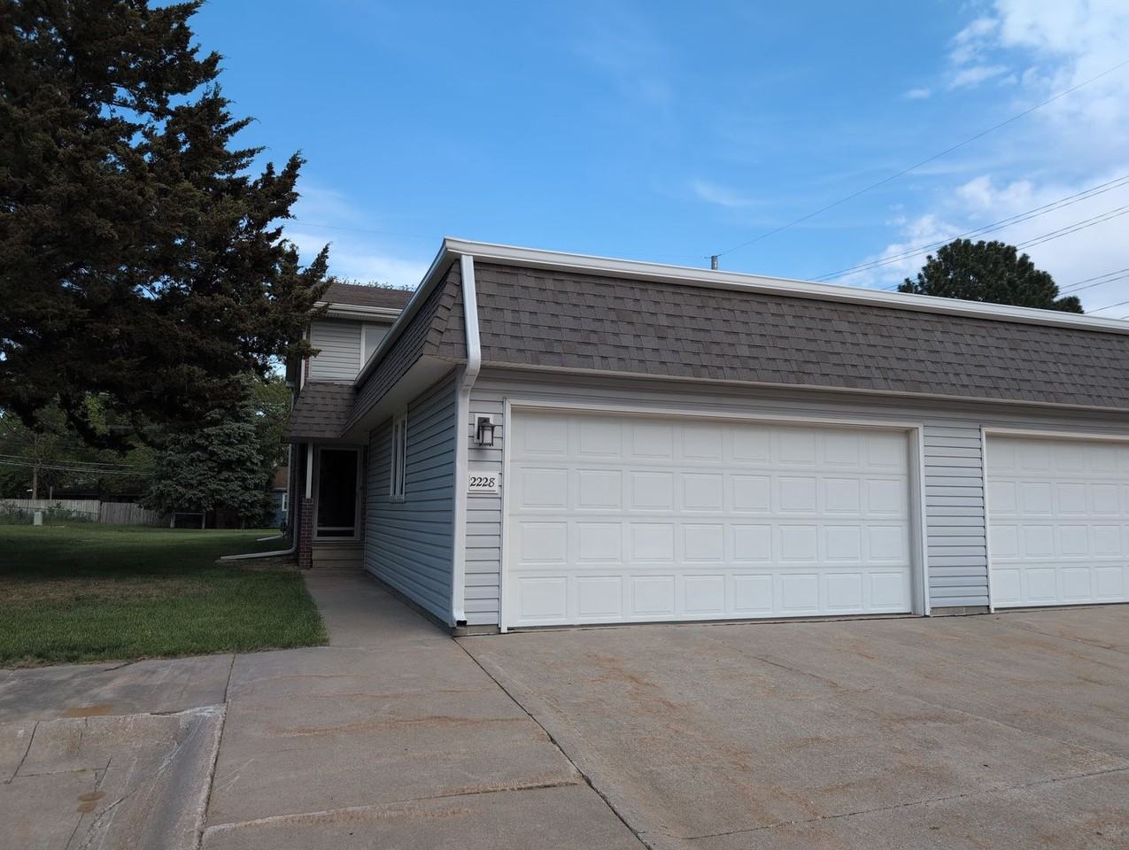 2228 Mirwyn Ct - Photo 2 of 22