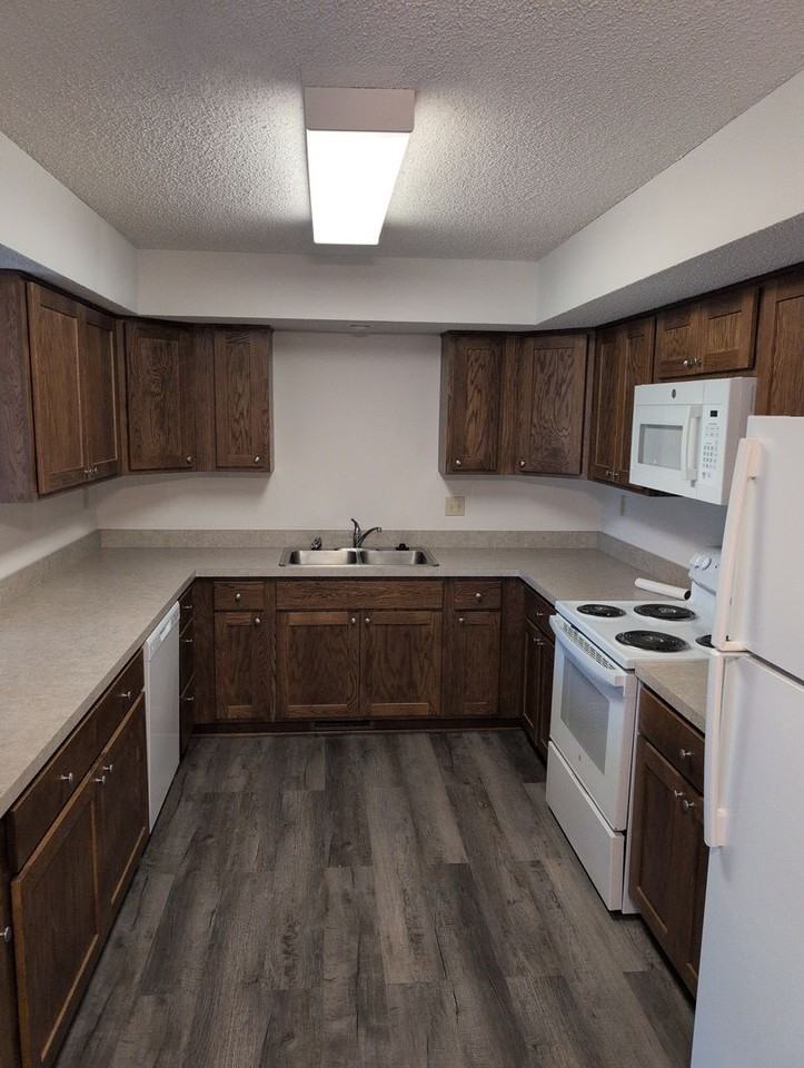 2228 Mirwyn Ct - Photo 7 of 22