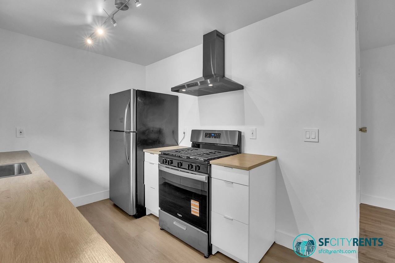 1540 Hudson St #203 - Photo 6 of 24