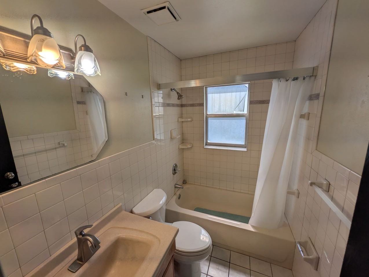 2655 Wilmette Ave - Photo 7 of 16