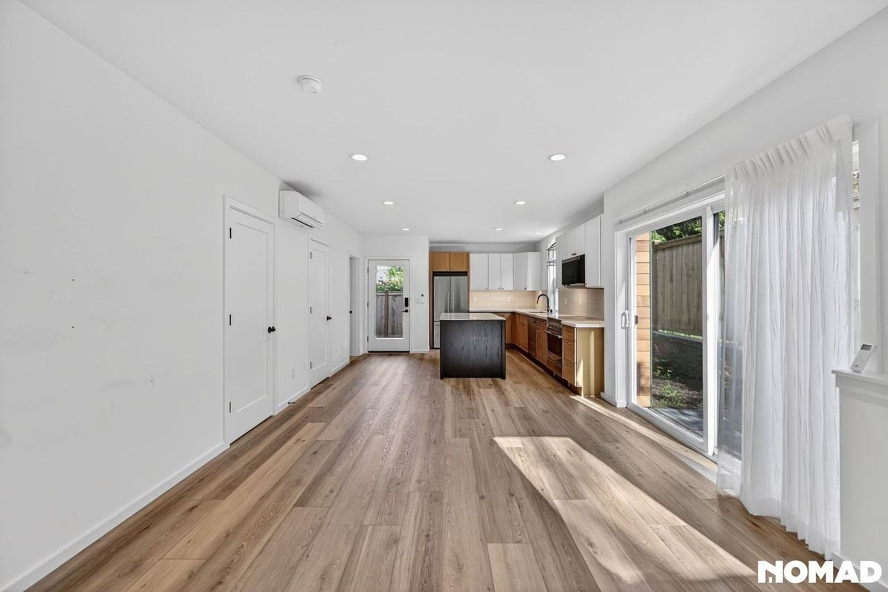 5125 S Brandon St - Photo 2 of 39