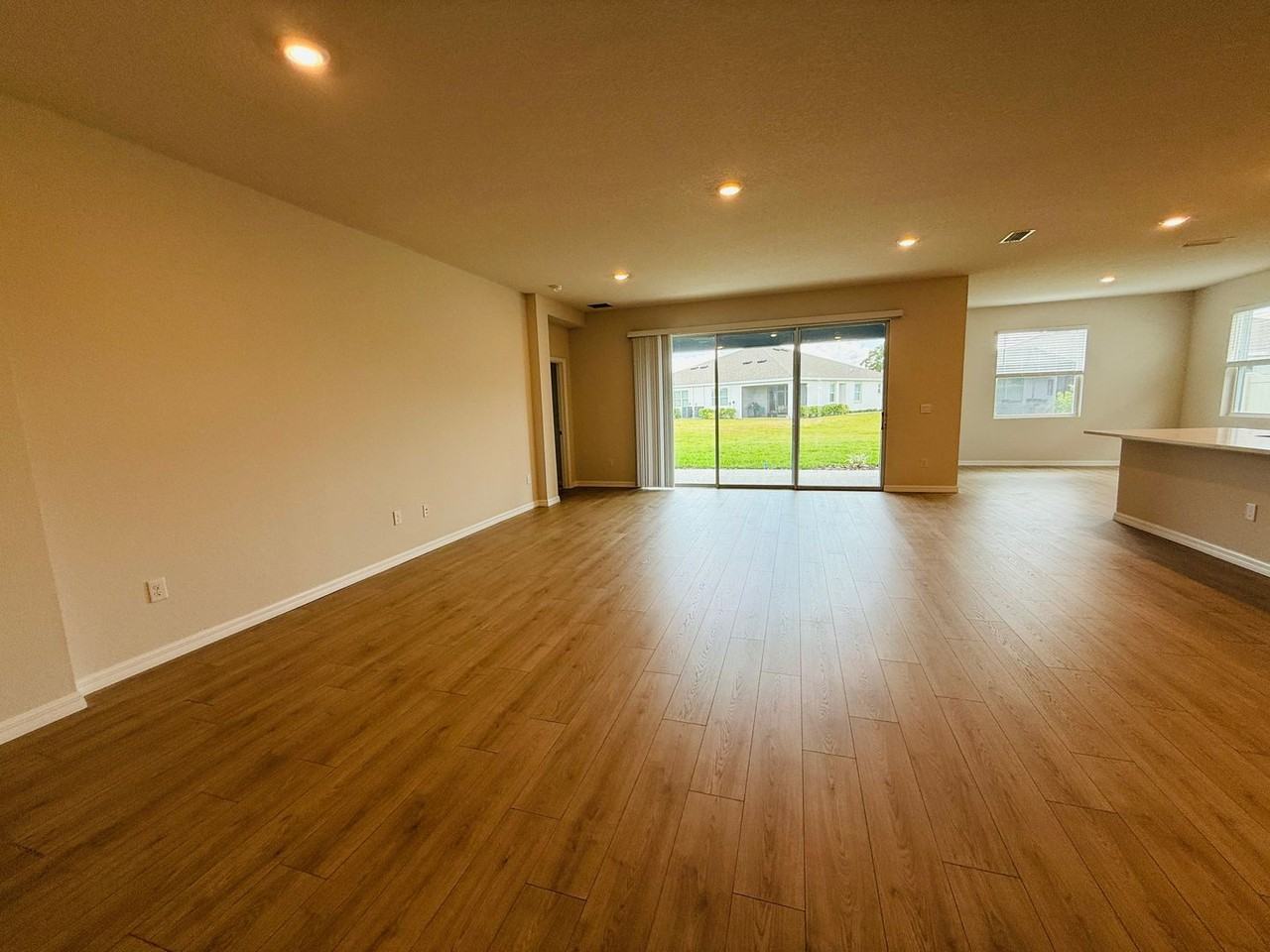 316 158th St E - Photo 5 of 50