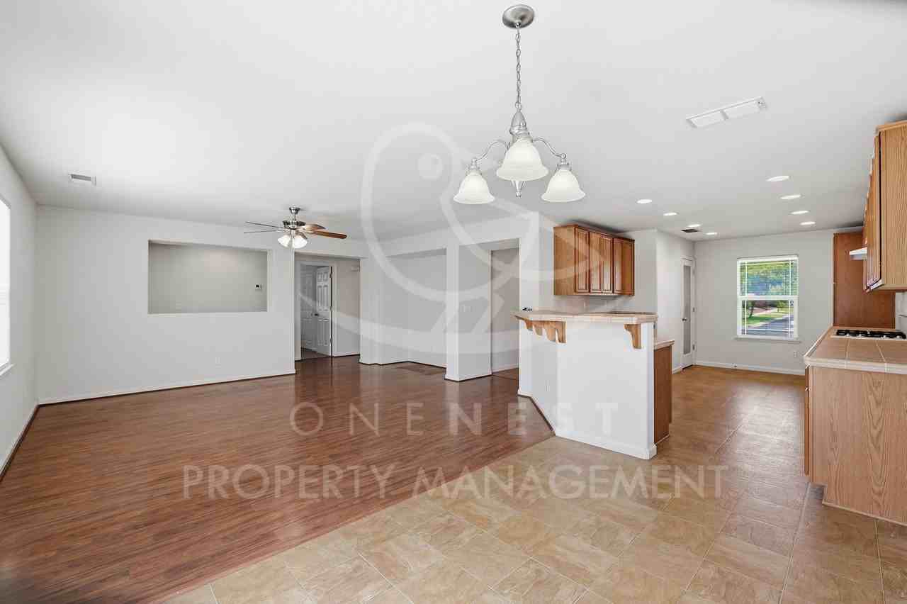 1368 Paddington Way - Photo 6 of 23
