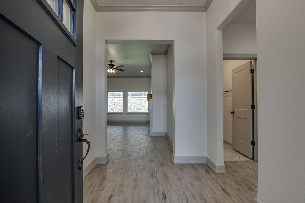 6133 Frankie Lynn Ln - Photo 5 of 50