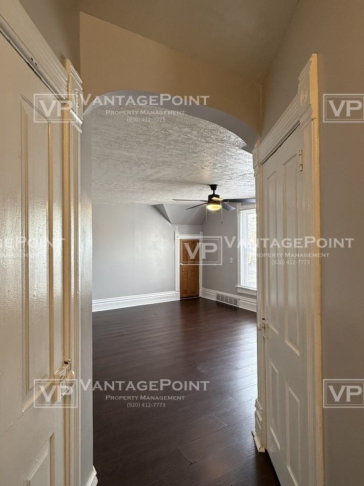 813 N Broadway #813 - Photo 6 of 17