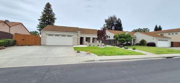 featured image of 784 Arabian Cir
