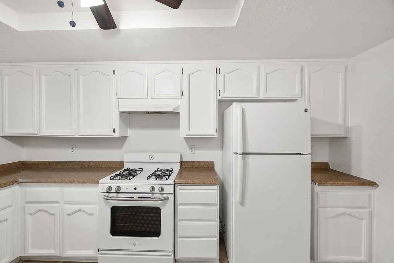 995 Matthew Ct - Photo 5 of 37