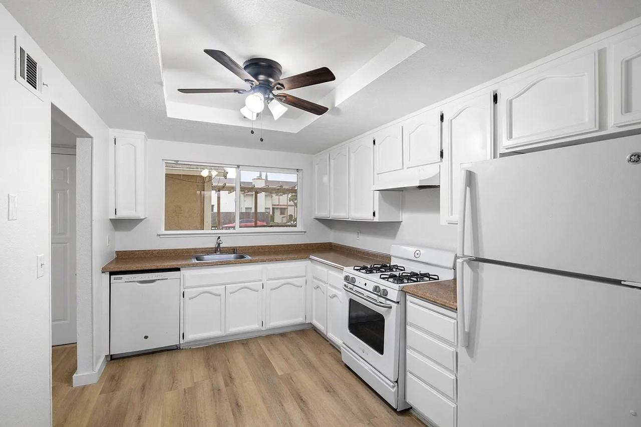 995 Matthew Ct - Photo 6 of 37
