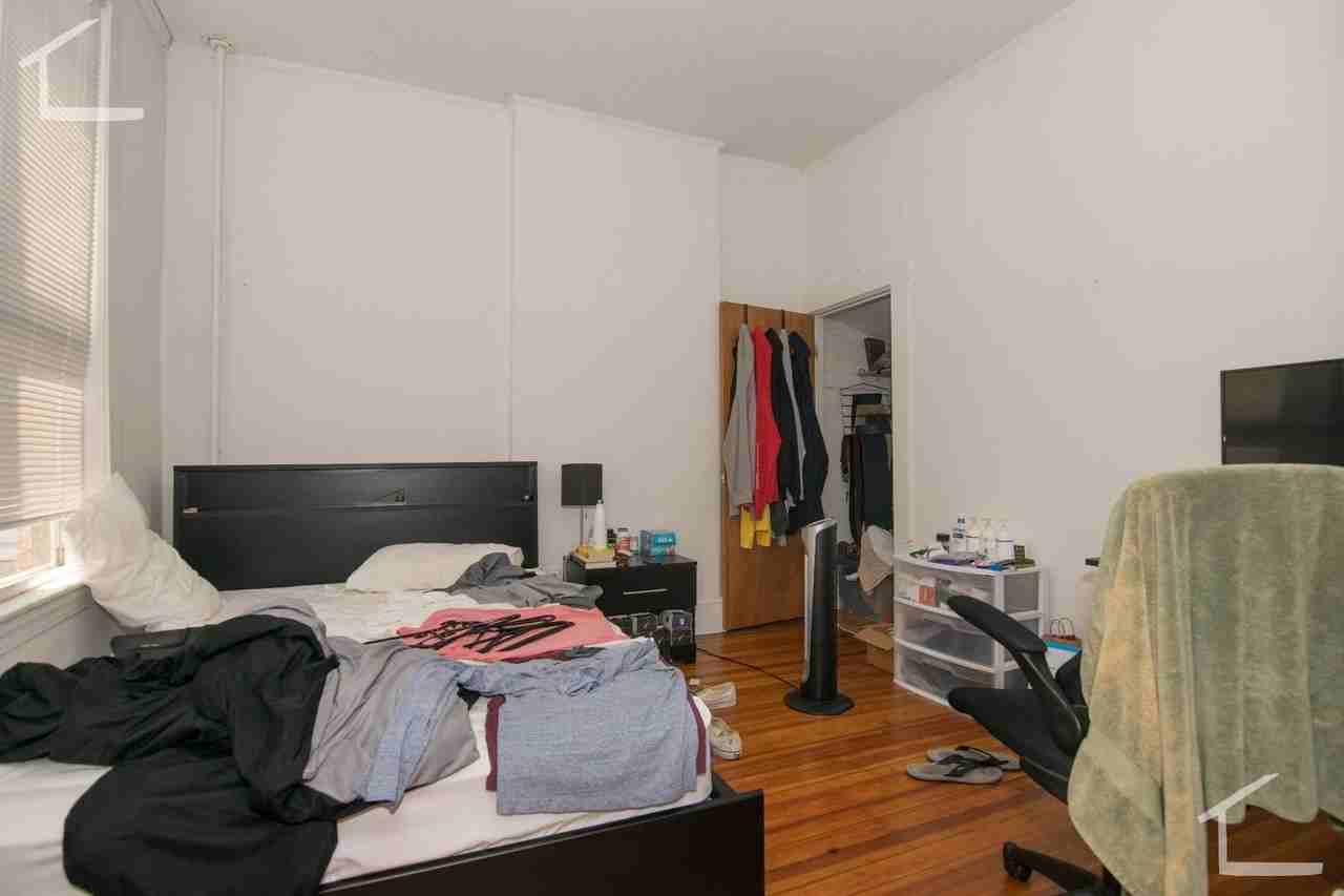 40 Newton St - Photo 3 of 8