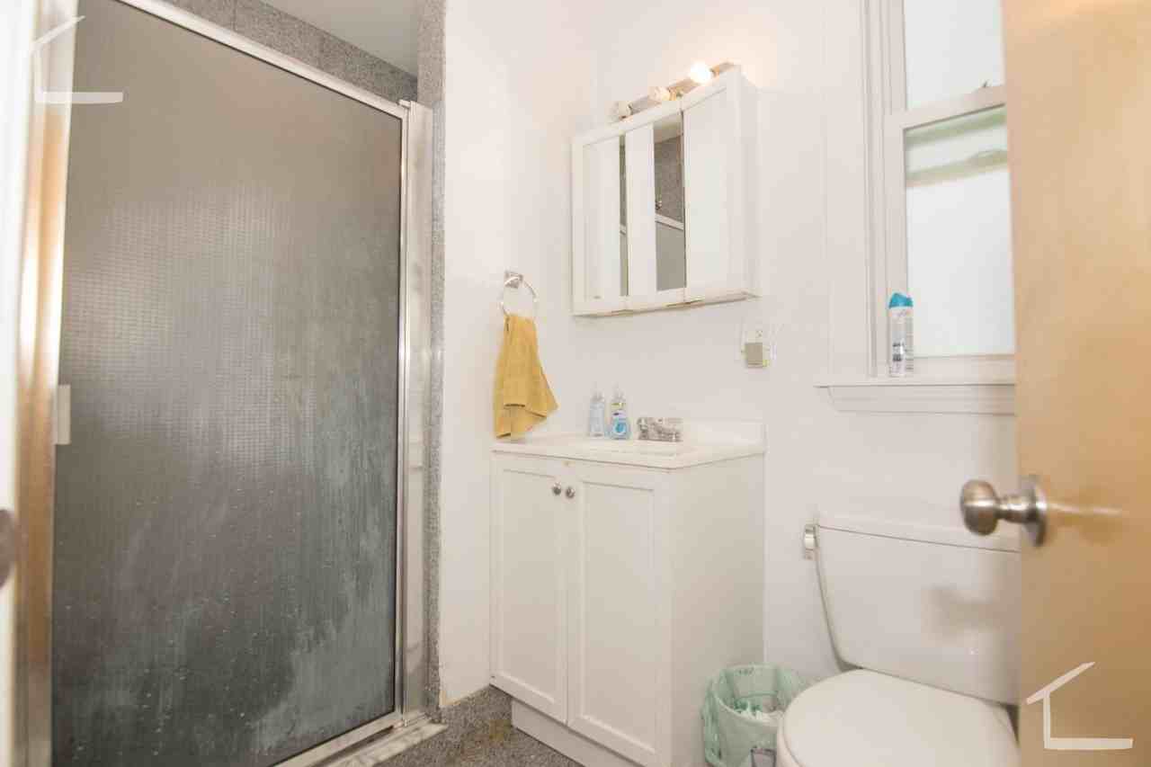 40 Newton St - Photo 4 of 8