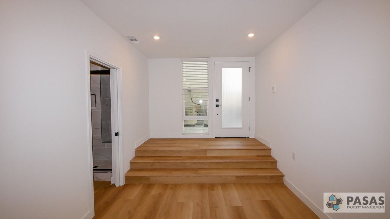 3621 32nd St #101 - Photo 4 of 18