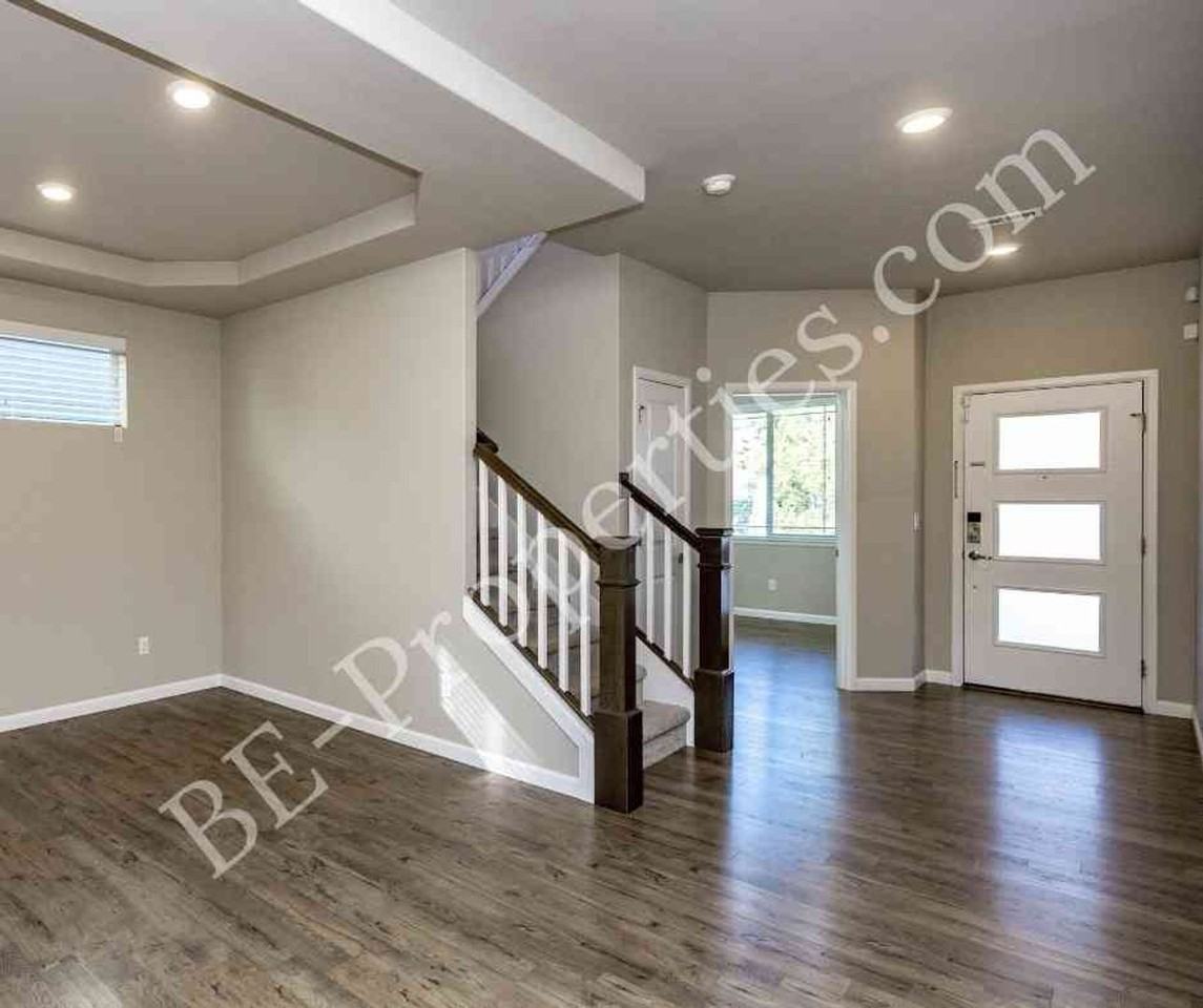 18619 135th St E - Photo 6 of 39