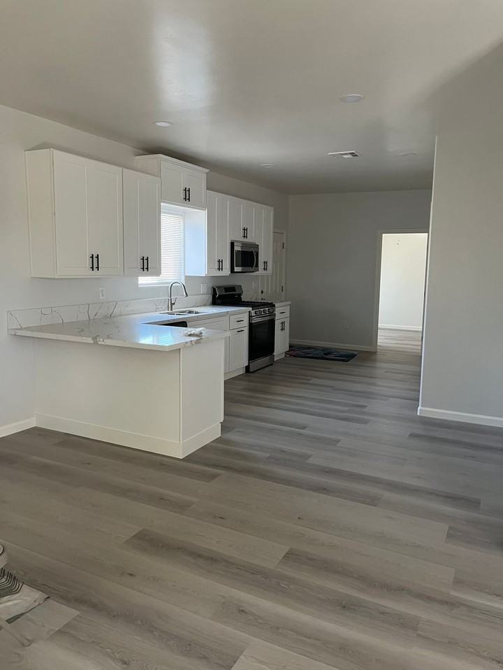 30566 Ivy Rd - Photo 2 of 25