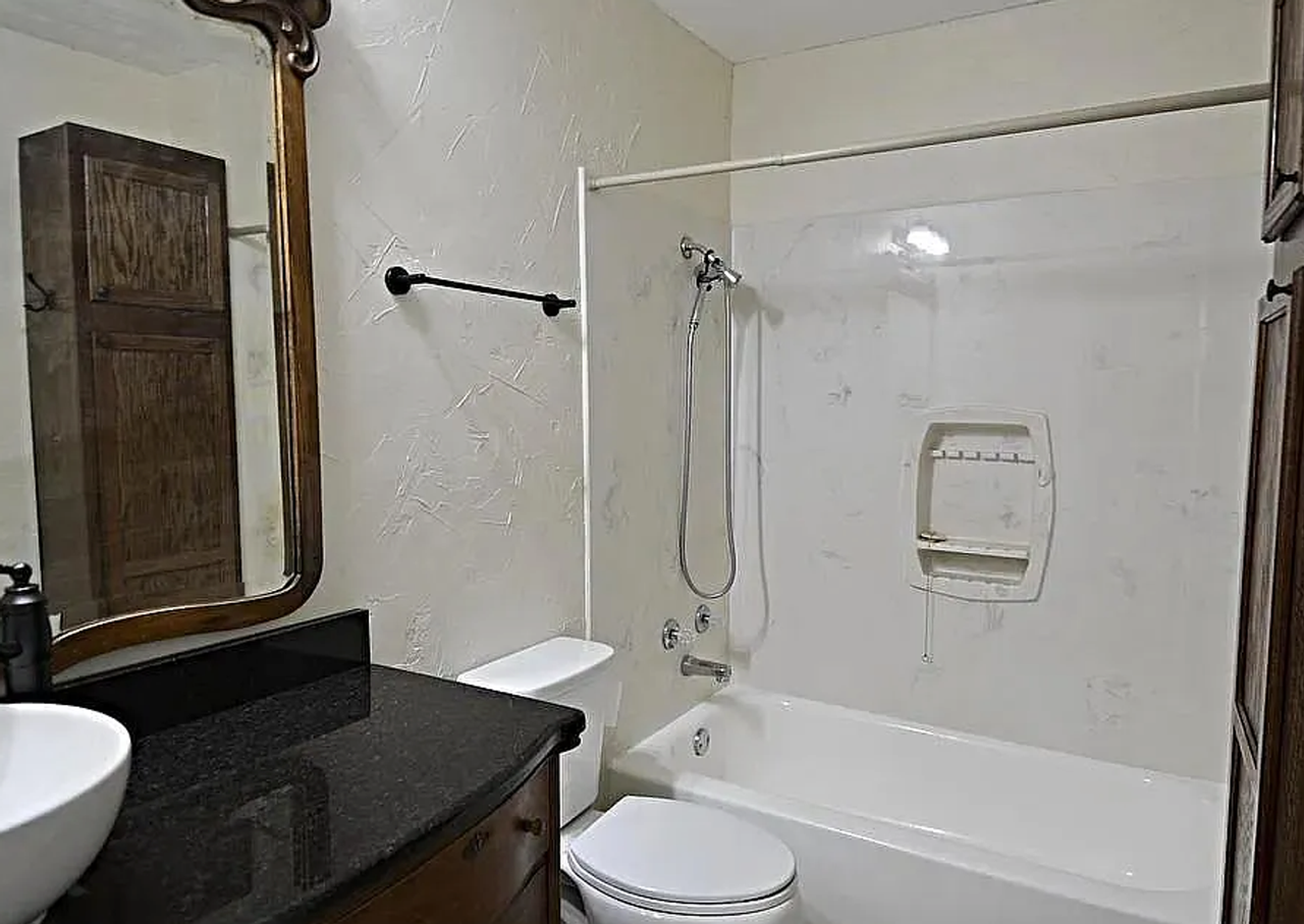 7112 Canterbury Dr - Photo 6 of 10