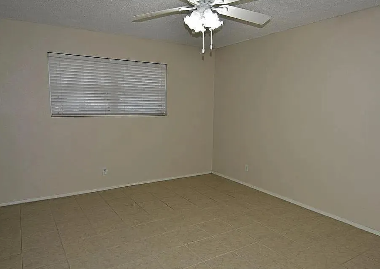 7112 Canterbury Dr - Photo 7 of 10