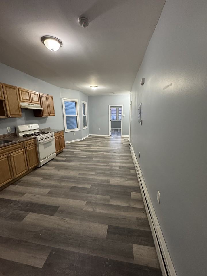 103 Lyon St #2 - Photo 3 of 12