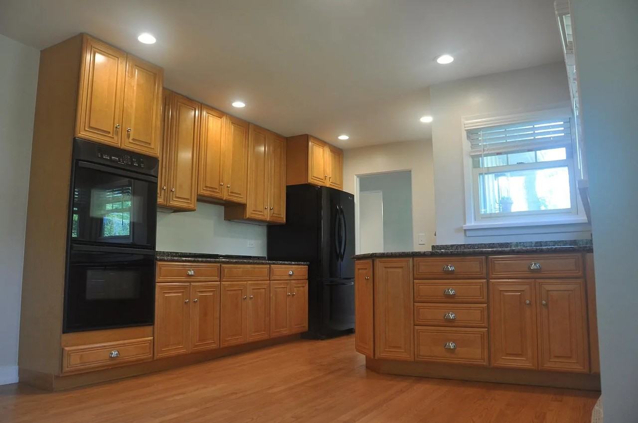 1023 Oakwood Ave #NA - Photo 5 of 19