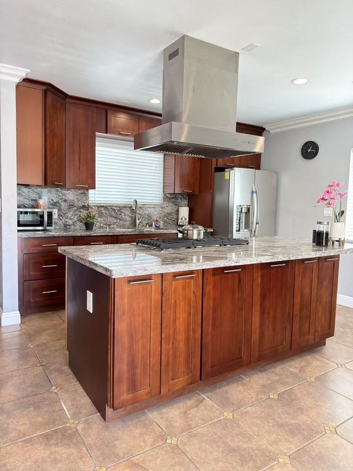4459 N Roxburgh Ave #NA - Photo 2 of 16