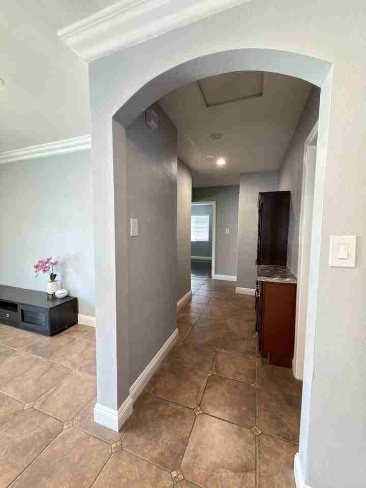 4459 N Roxburgh Ave #NA - Photo 4 of 16