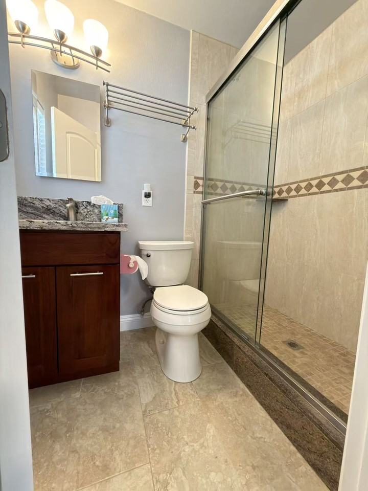 4459 N Roxburgh Ave #NA - Photo 7 of 16