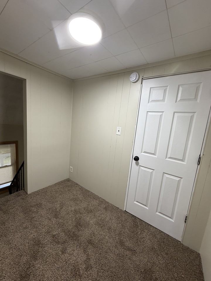 68 N Shirley St #NA - Photo 5 of 19