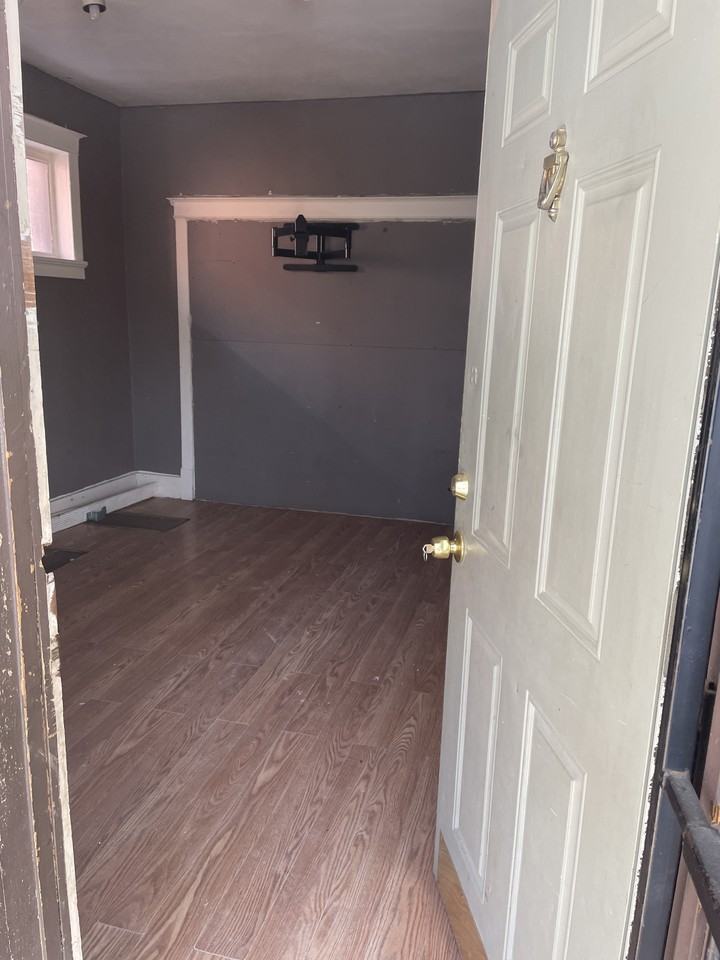 4919 Thekla Ave #NA - Photo 4 of 36