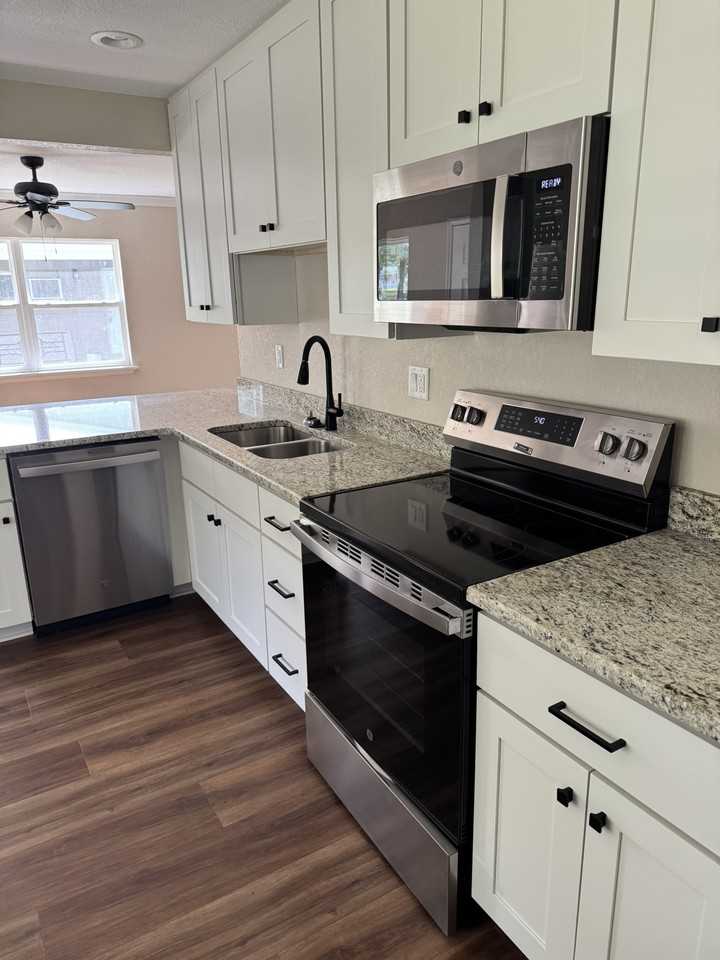 2060 Flamingo Dr #NA - Photo 5 of 15