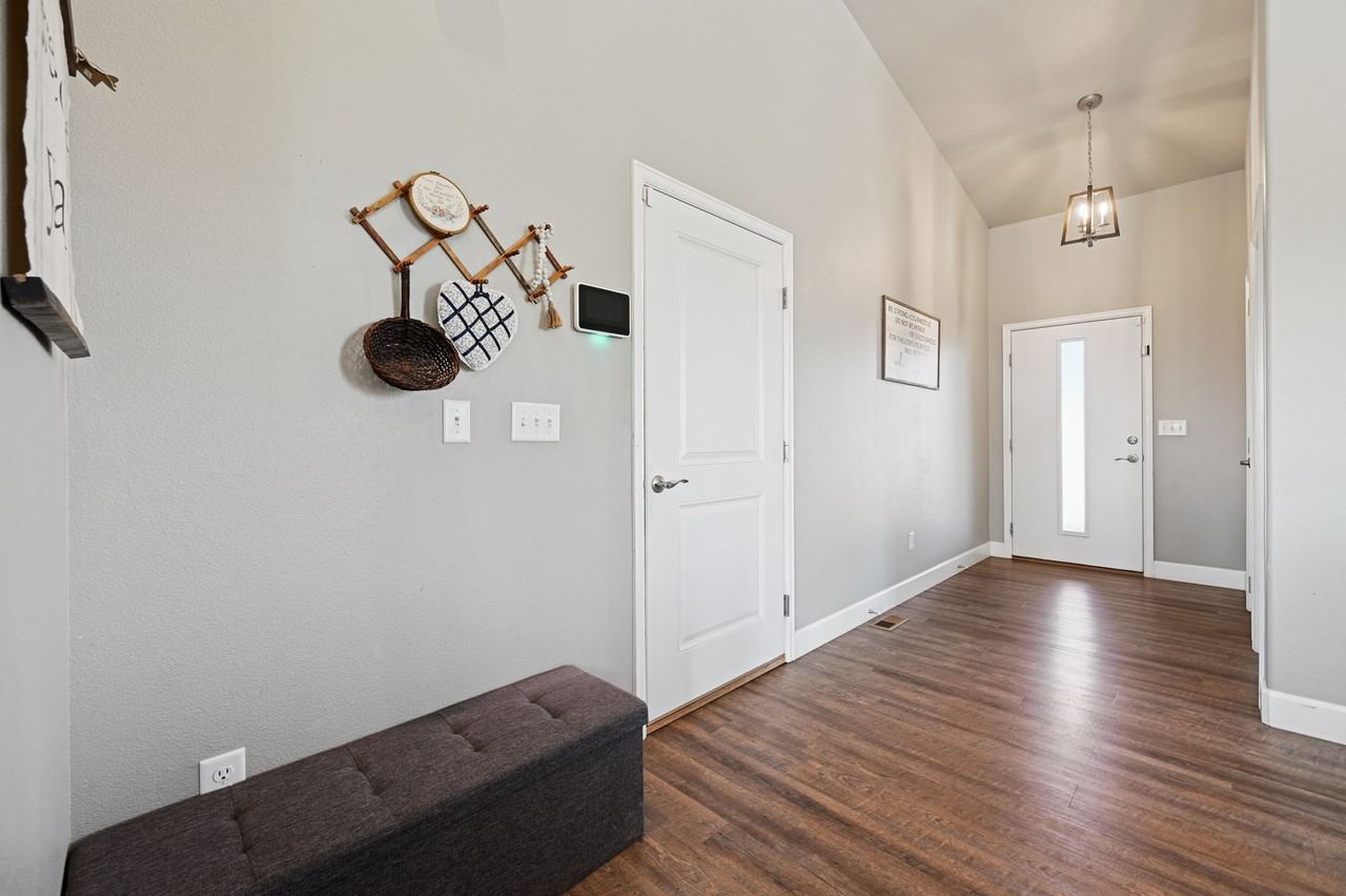 1140 E Dove Creek Dr #1 - Photo 2 of 26