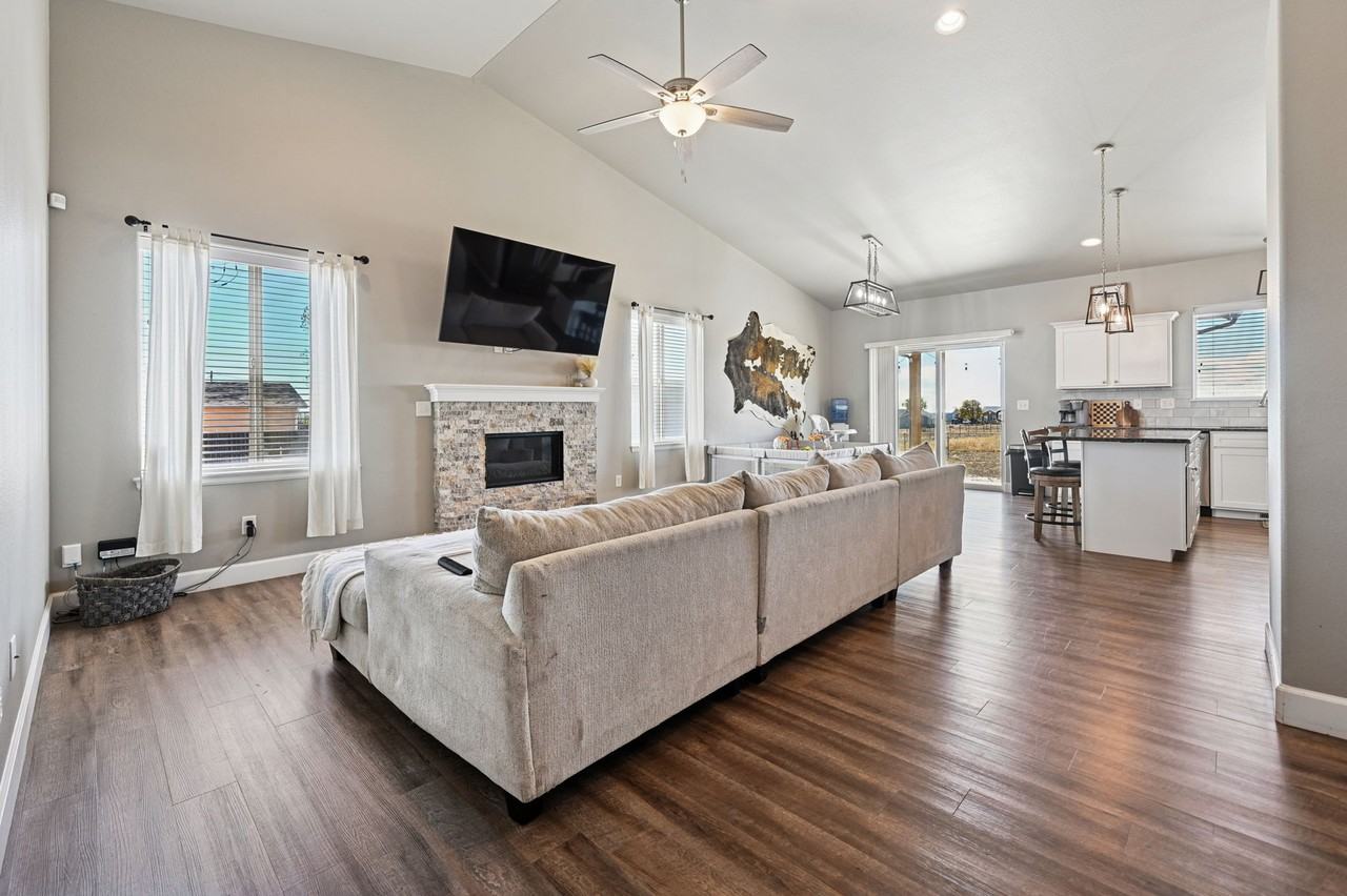 1140 E Dove Creek Dr #1 - Photo 6 of 26