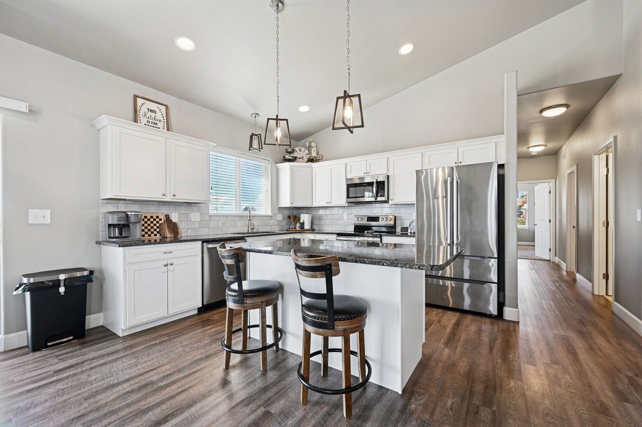 1140 E Dove Creek Dr #1 - Photo 7 of 26