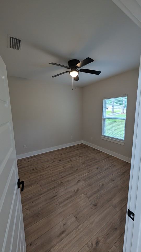 699 Pinewood Dr #NA - Photo 3 of 19