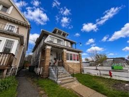 featured image of 89 Macamley St #2