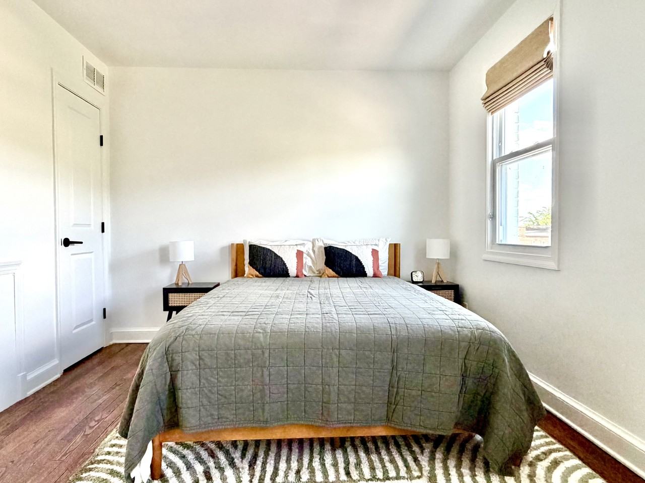 1781 Lyman Pl Ne - Photo 4 of 17