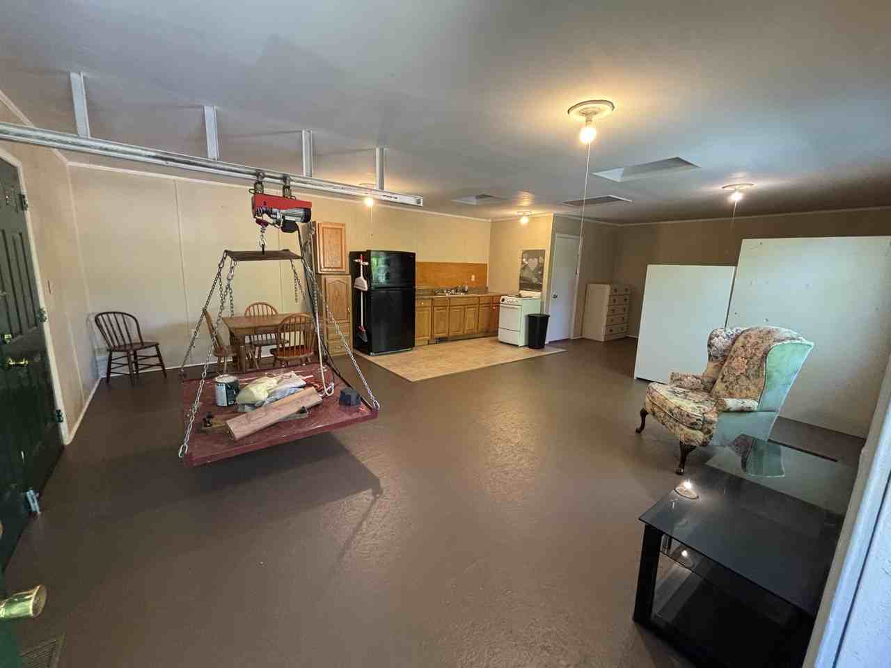 601 N Broad St - Photo 4 of 17