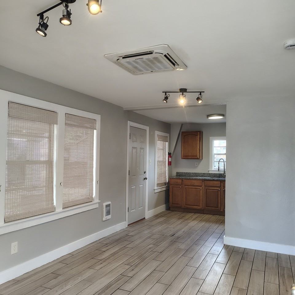 703 E Hanlon St #NA - Photo 2 of 11