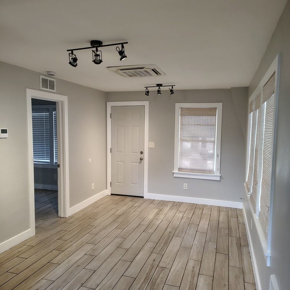 703 E Hanlon St #NA - Photo 3 of 11