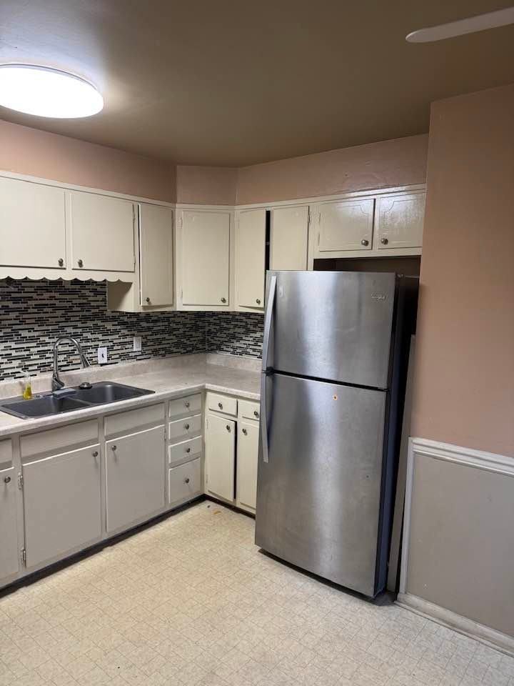 703 N Oxford Ave #G6 - Photo 4 of 6