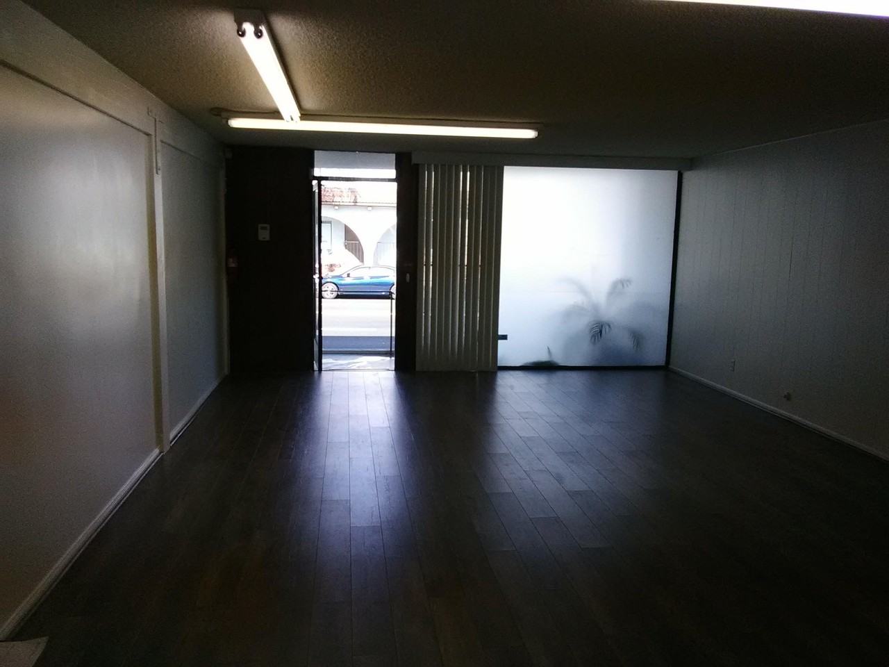 1032 Redondo Ave #B - Photo 5 of 11