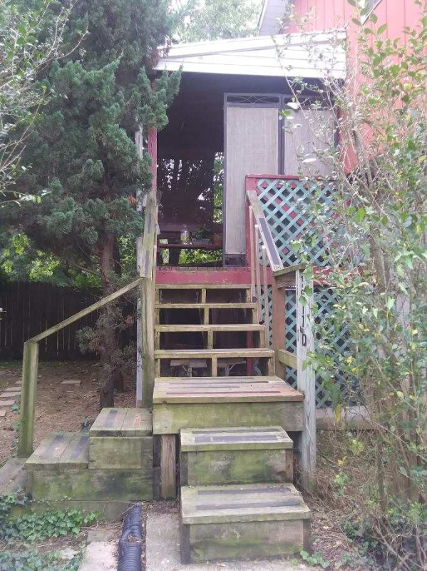 1611 Main Street - Photo 2 of 6