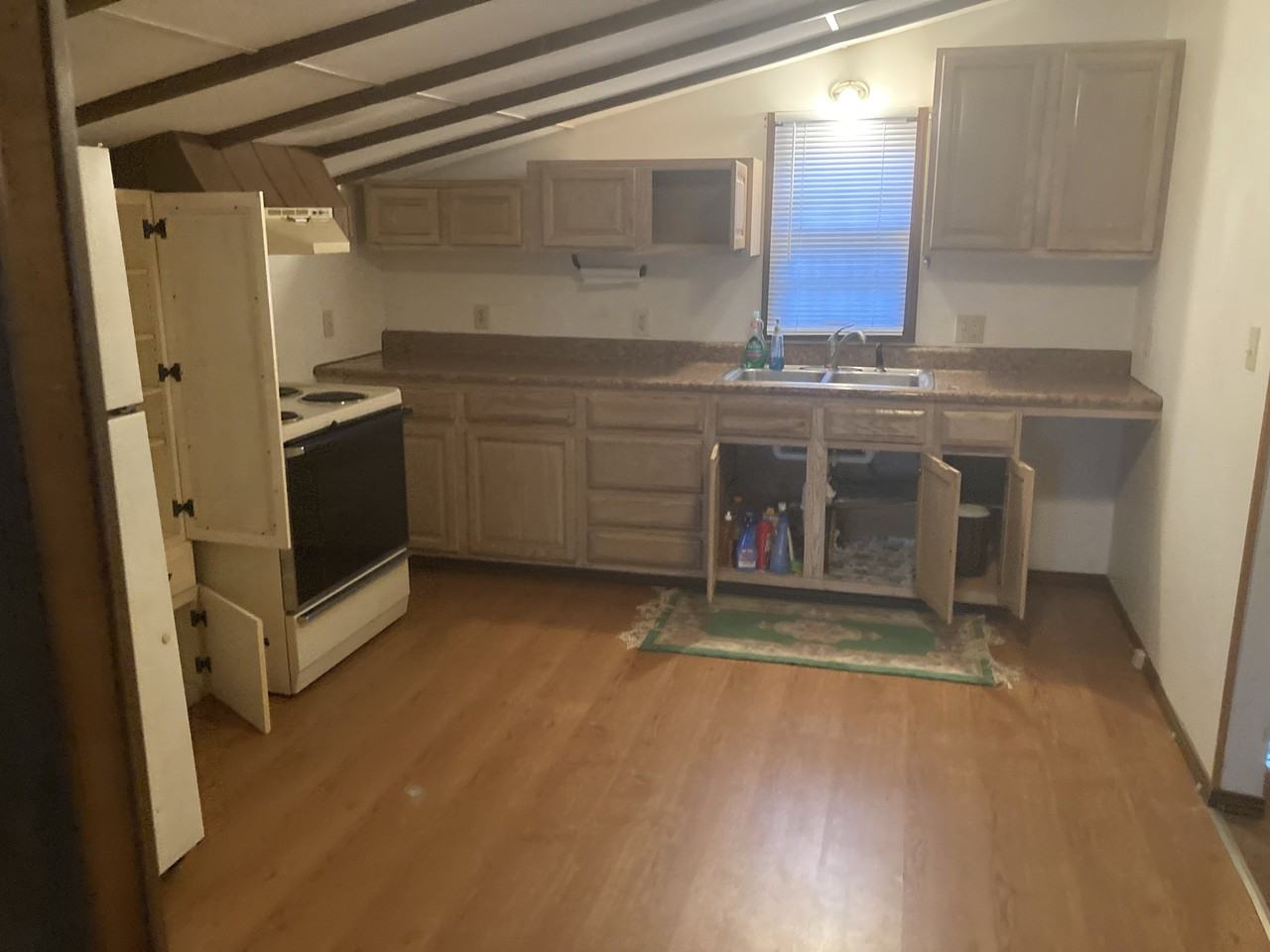 1611 Main Street - Photo 4 of 6