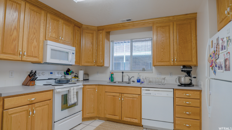 1025 Wsouth #5 - Photo 6 of 9