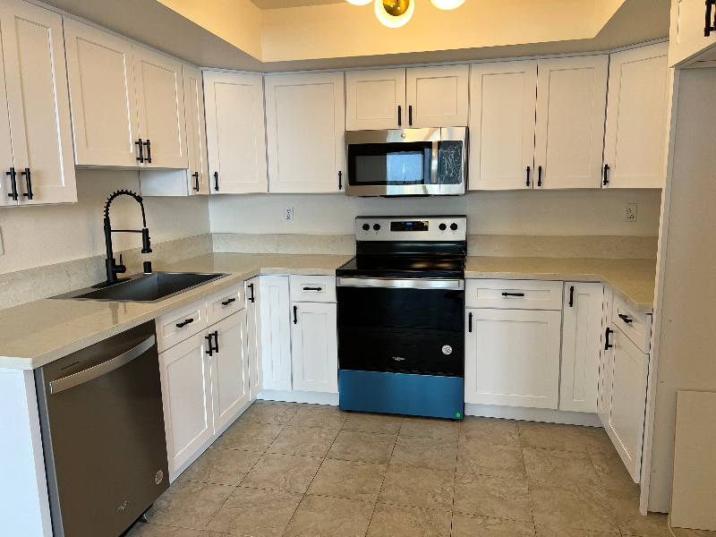 18408 Hatteras St - Photo 2 of 24
