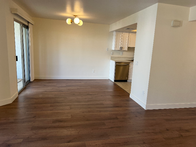 18408 Hatteras St - Photo 3 of 24
