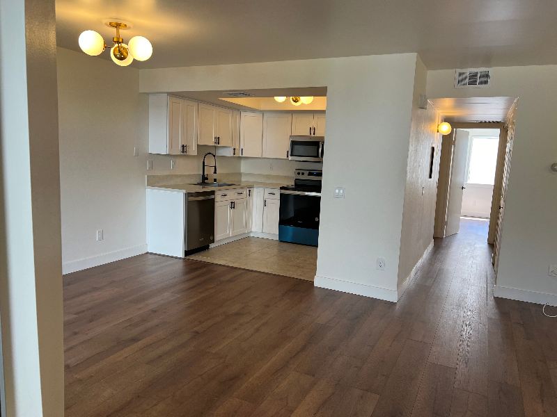 18408 Hatteras St - Photo 4 of 24