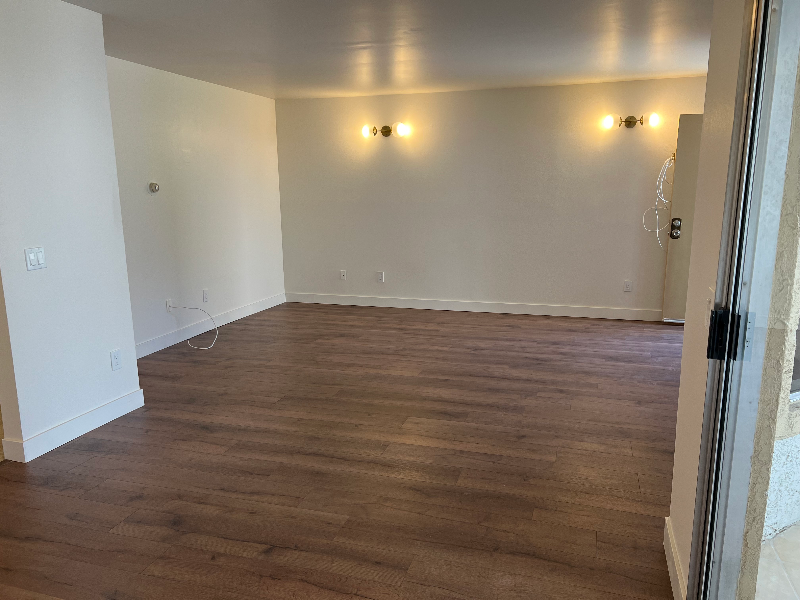18408 Hatteras St - Photo 5 of 24