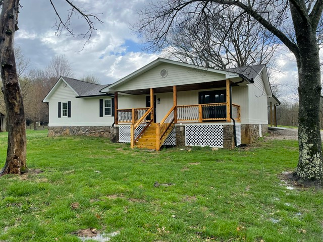 3082 Valley Creek Rd - Photo 2 of 18