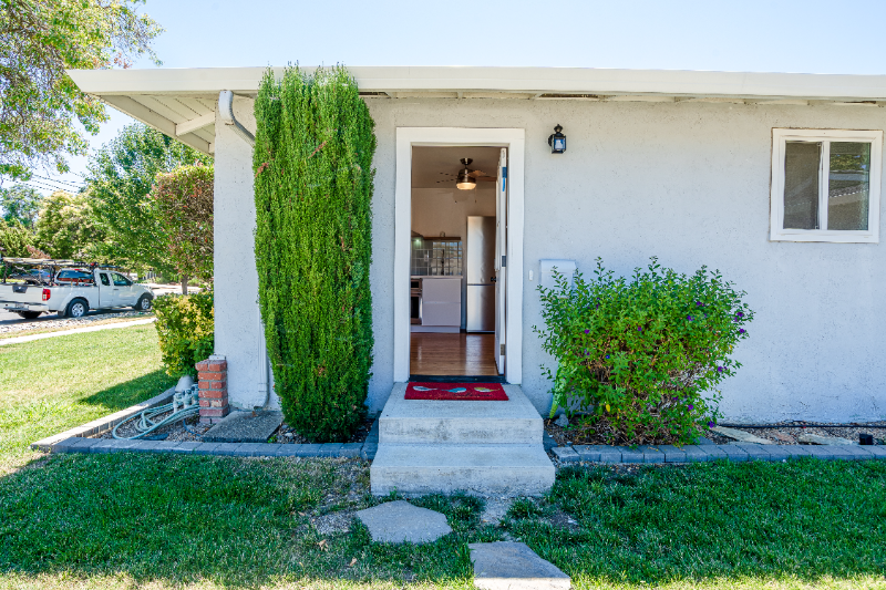 3985 Royal Arch Dr #B - Photo 2 of 14