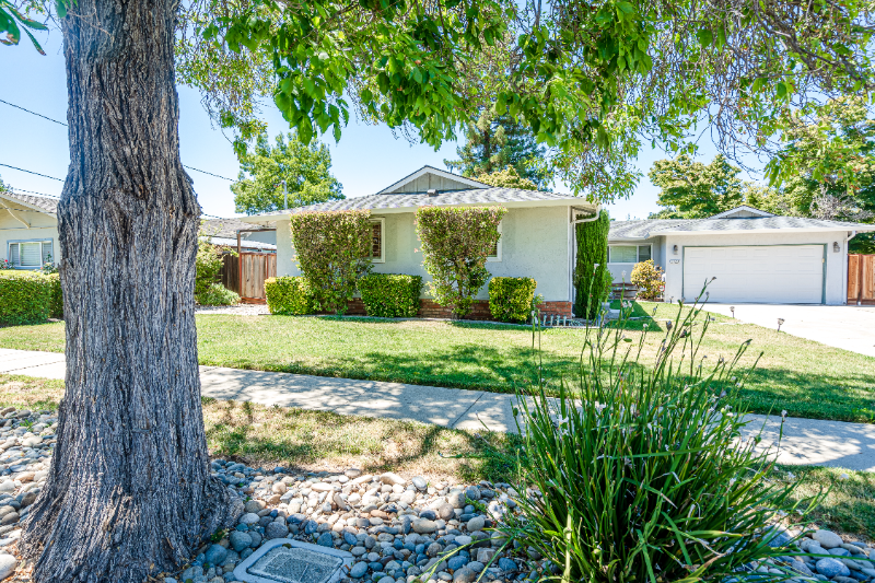 3985 Royal Arch Dr #B - Photo 4 of 14