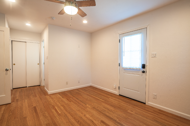 3985 Royal Arch Dr #B - Photo 5 of 14
